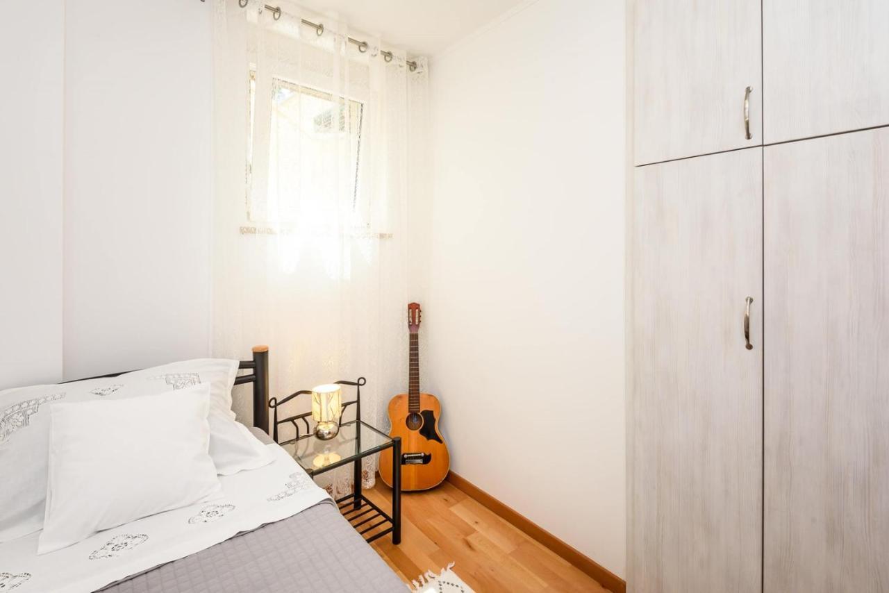 Apartment Jadranka With Sea View In Rogotin ภายนอก รูปภาพ