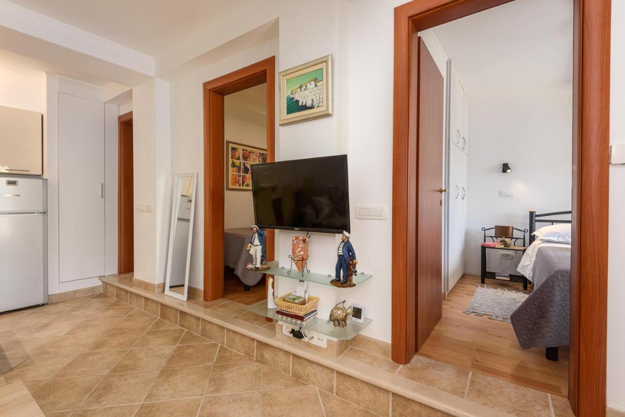 Apartment Jadranka With Sea View In Rogotin ภายนอก รูปภาพ