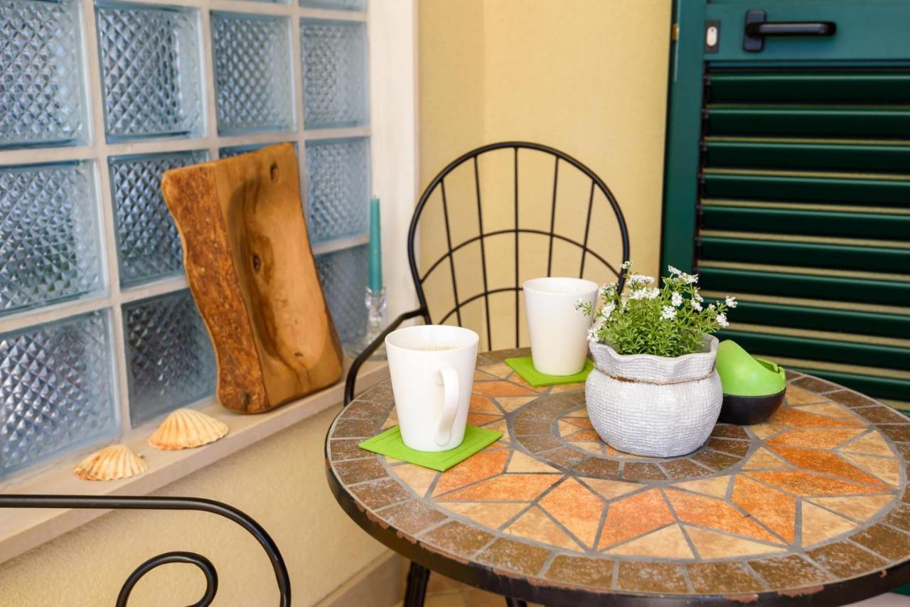 Apartment Jadranka With Sea View In Rogotin ภายนอก รูปภาพ