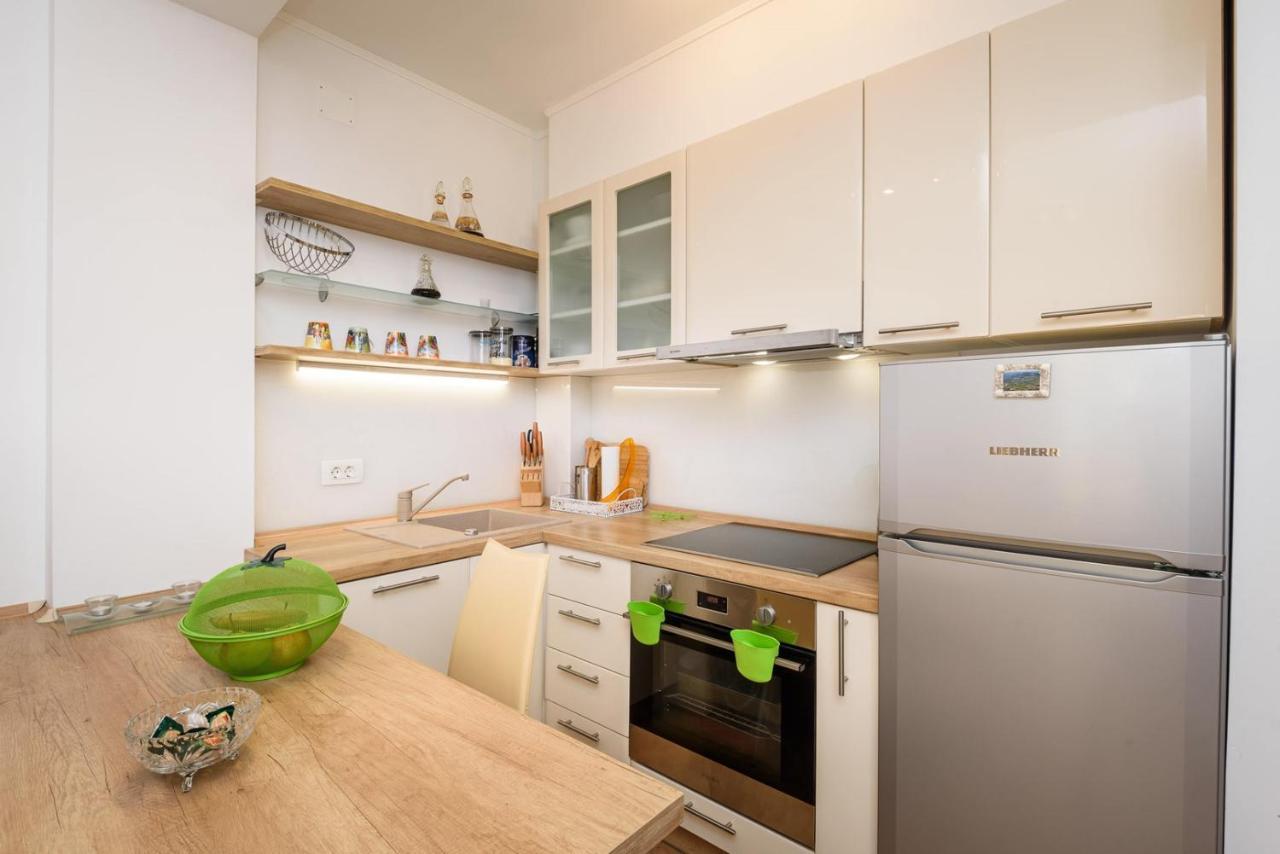 Apartment Jadranka With Sea View In Rogotin ภายนอก รูปภาพ