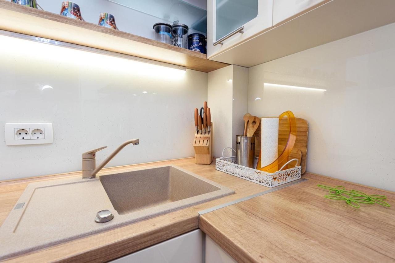 Apartment Jadranka With Sea View In Rogotin ภายนอก รูปภาพ