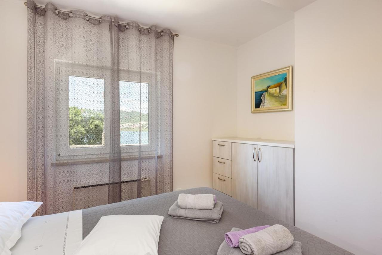 Apartment Jadranka With Sea View In Rogotin ภายนอก รูปภาพ